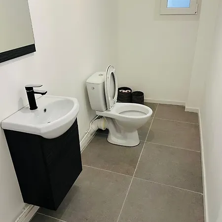 D'exception A Saint-etienne Spacieux 100m2 De Gamme Avec 2 * Saint-Etienne (Loire)